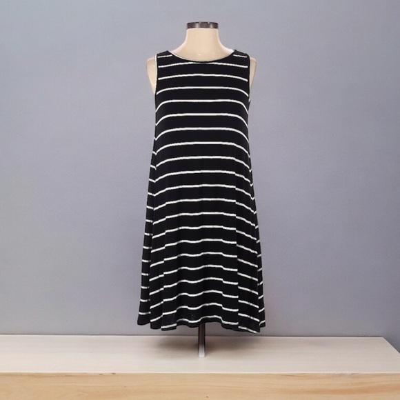 Renee C Casual Dress | SIZE S - Picture 1 of 4